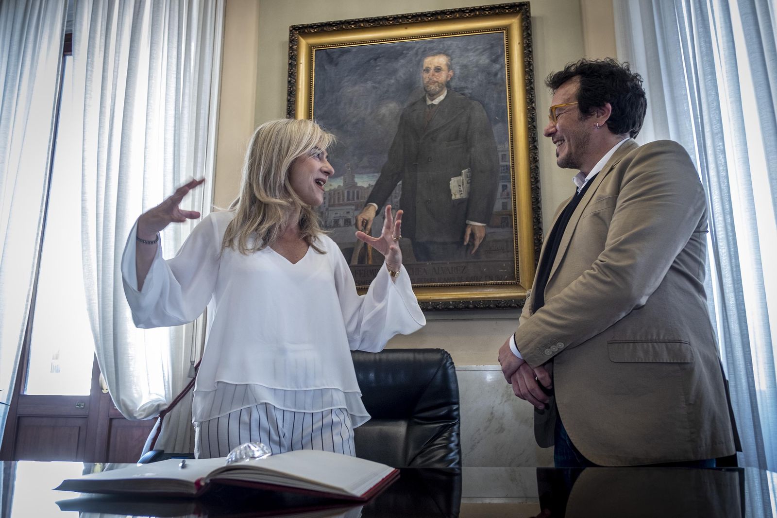 Imagen de archivo de la consejera de Cultura junto a Kichi, en una visita institucional en febrero pasado.