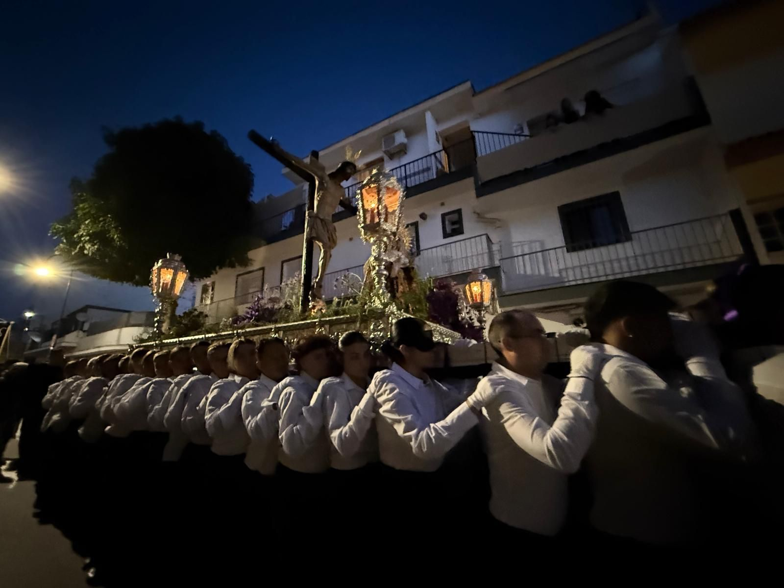 El Cristo de la Paz y el Yacente el Viernes Santo en Mijas, en imágenes