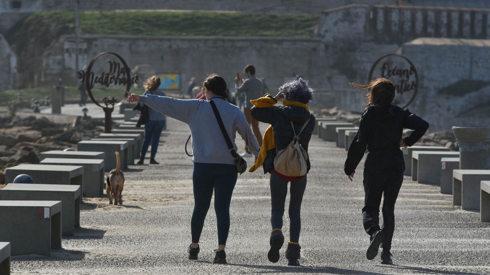 Ambiente en el puente de la Inmaculada en Tarifa, en imágenes