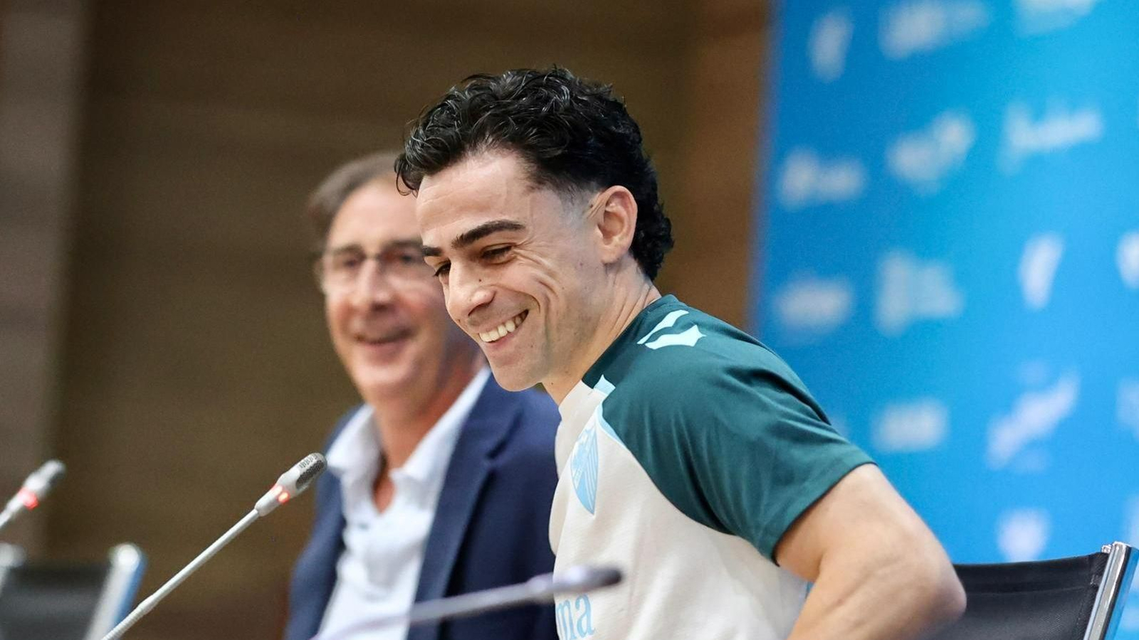 Josué Dorrio durante su presentación como futbolista del Málaga CF.
