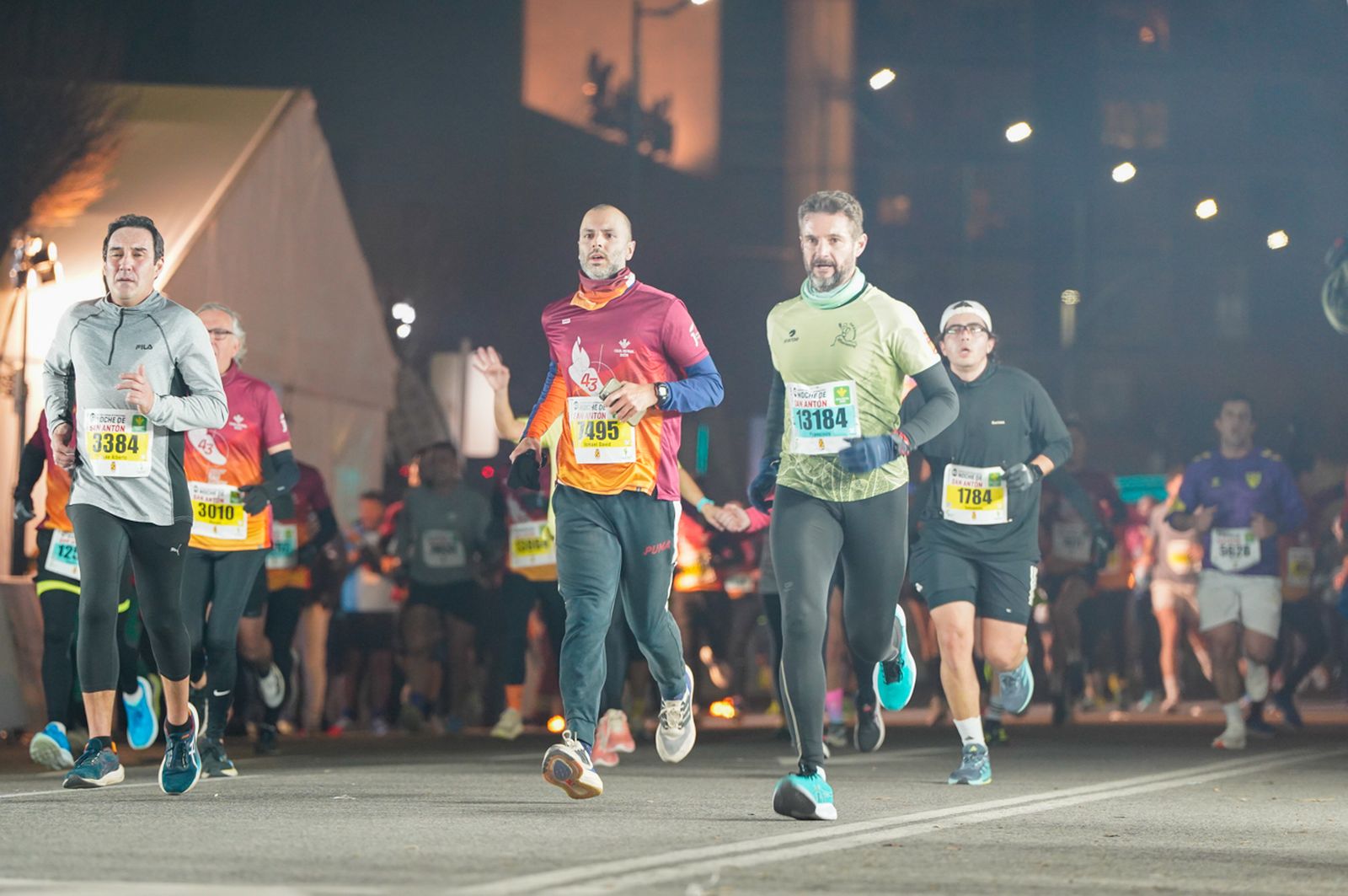 En imágenes: búscate en tu llegada a meta de la Carrera de San Antón 2026 (12)