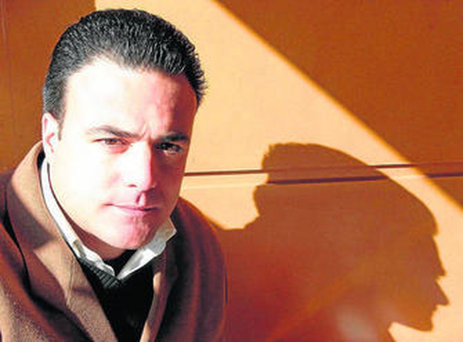 El escritor José María Pérez Zúñiga regresa a las librerías de la mano de Páginas de Espuma.