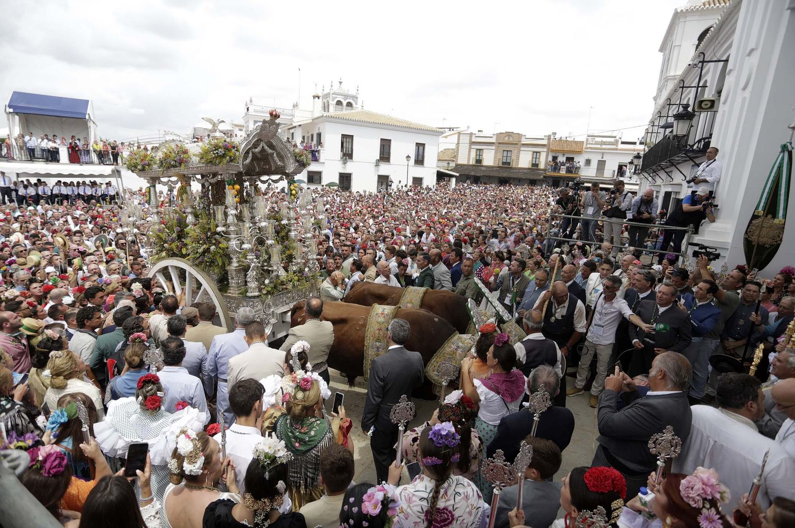 El Rocío 2023: Imágenes de ambiente y presentaciones de las Hermandades