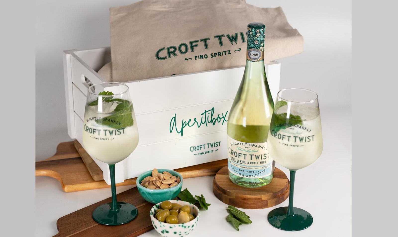 'Aperitibox', el nuevo estuche de Croft Twist para disfrutar del aperitivo en verano. 'Aperitibox', el nuevo estuche de Croft Twist para disfrutar del aperitivo en verano.
