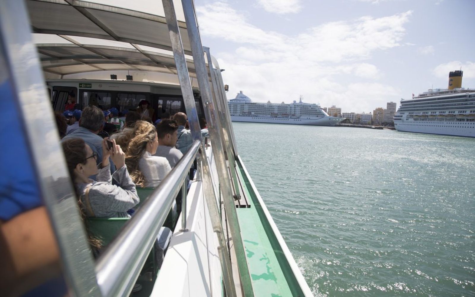 Imagen de archivo de estas jornadas de puertas abiertas en el puerto de Cádiz