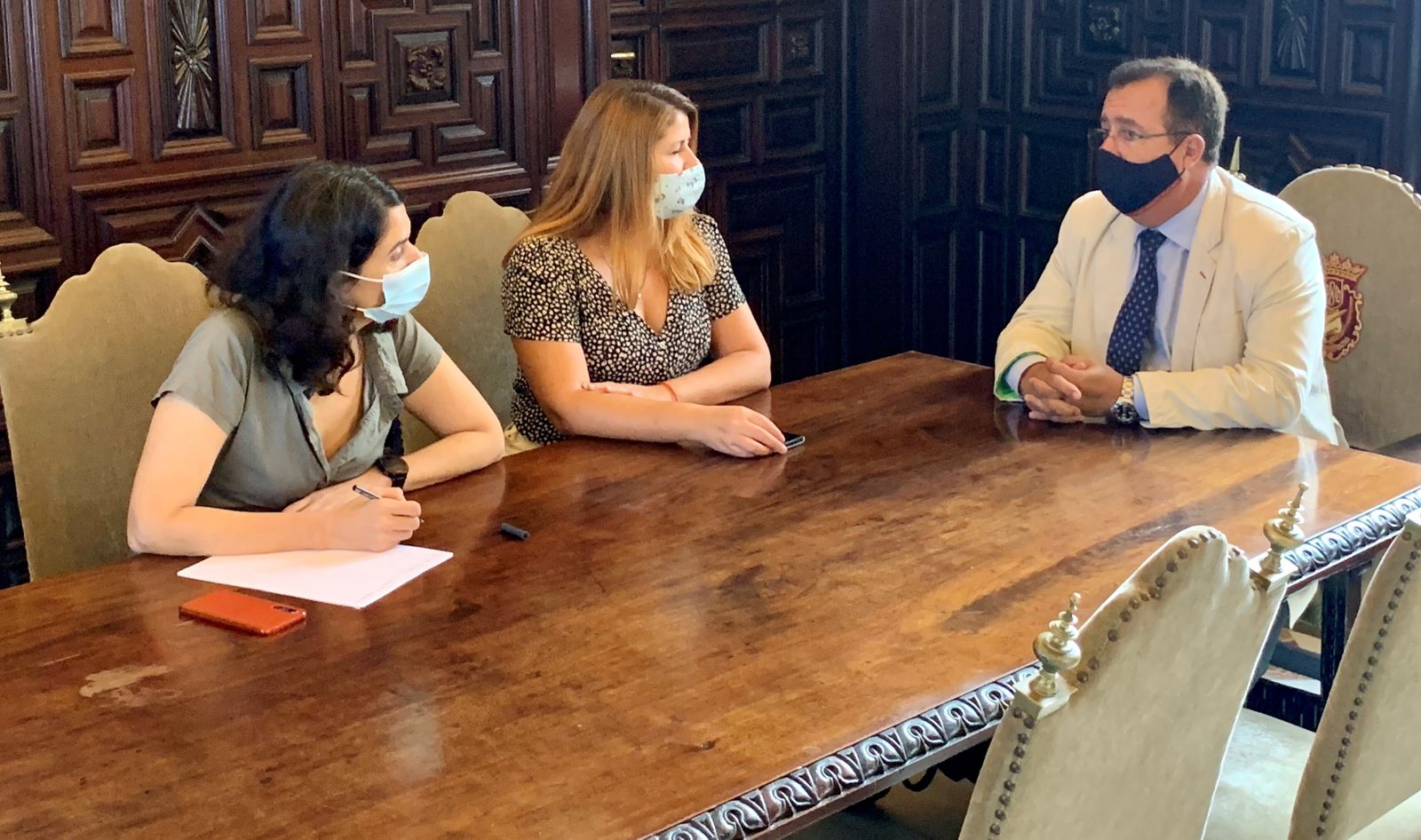 Susana Serrano con Juan Carlos Cabrera en la reunión que han mantenido sobre el Plan Respira.