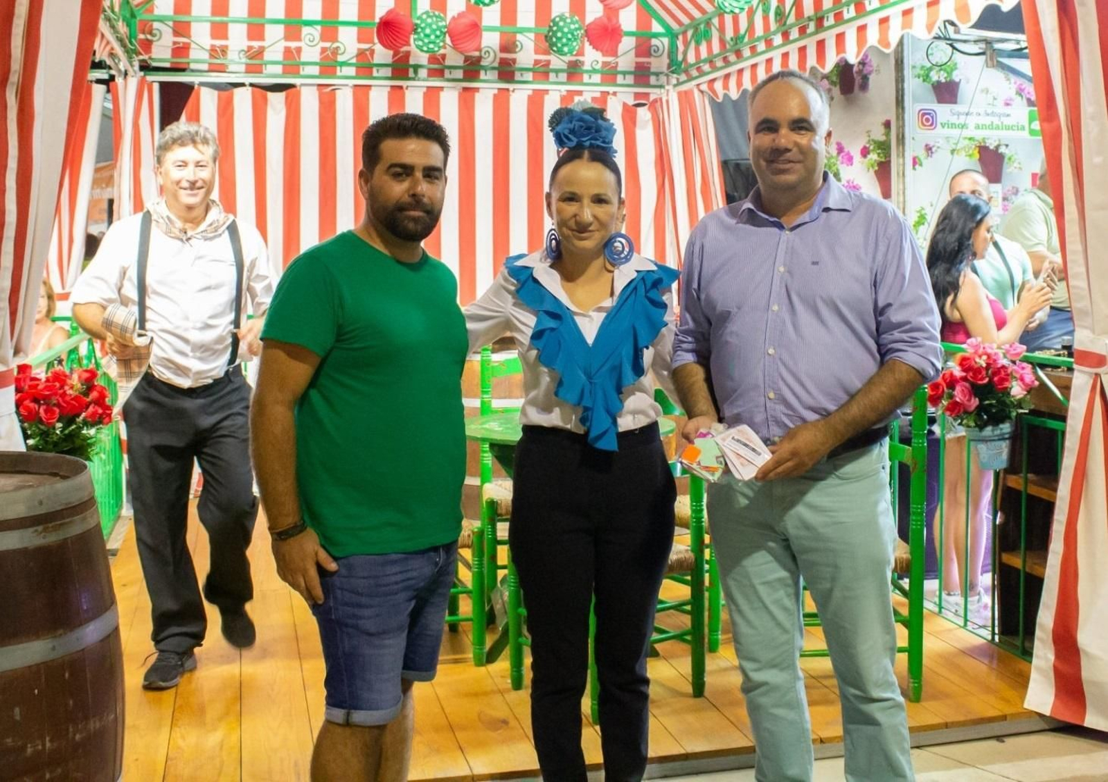 Rafael Pasamontes con los representantes de los feriantes.