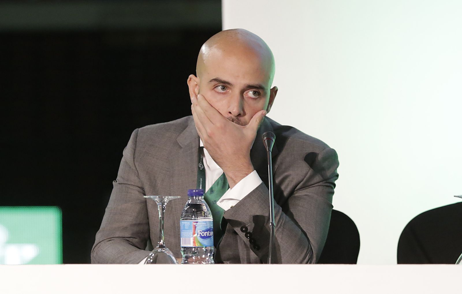 Las imágenes de la junta de accionistas del Betis