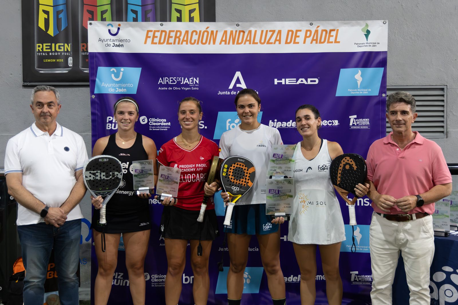 Las finales y la entrega de premios del Campeonato de Andalucía de pádel, en imágenes