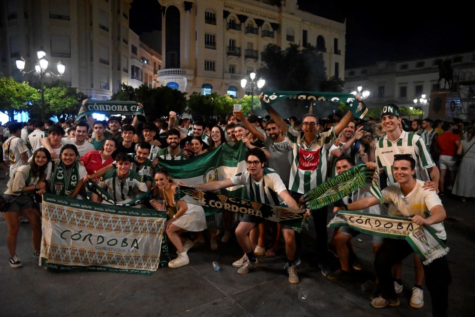 Las imágenes de la celebración en Las Tendillas por el ascenso del ...