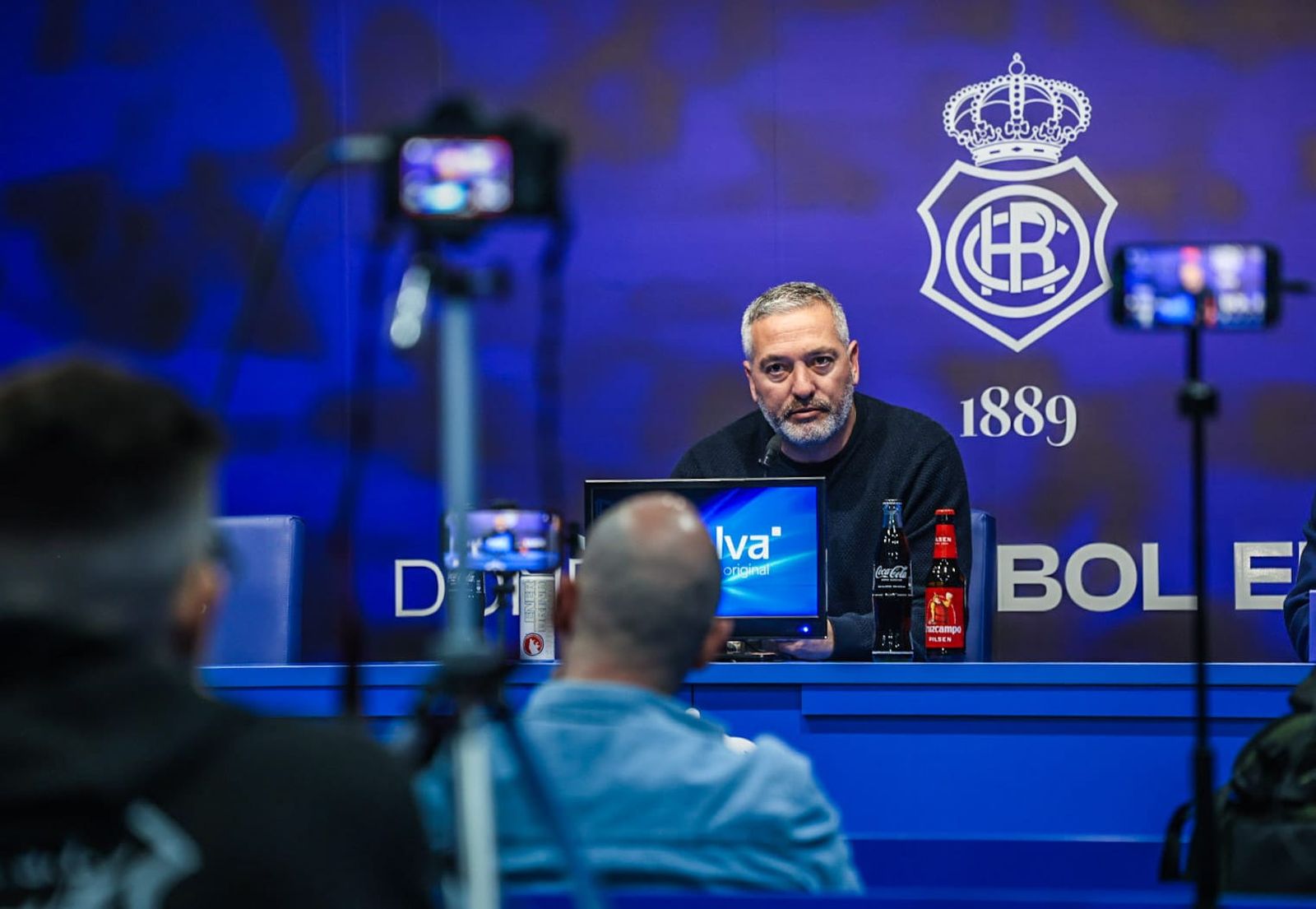 Arzu en una rueda de prensa.