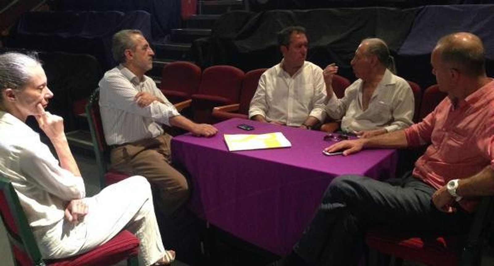 Espadas avisa del posible cierre del Teatro Távora y propone el apoyo municipal para su salvación