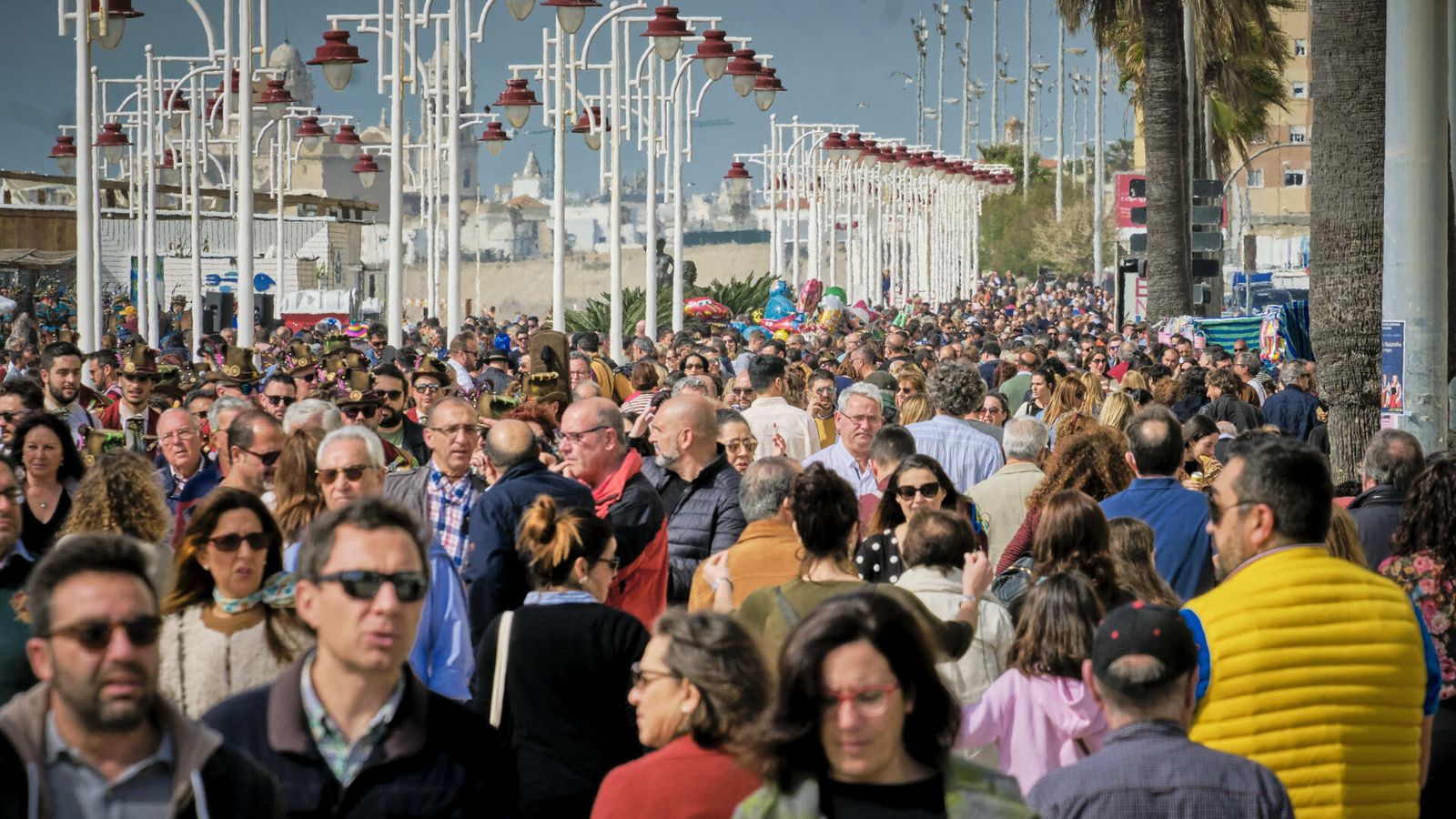 Batalla de Coplas en el Paseo Marítimo de Cádiz