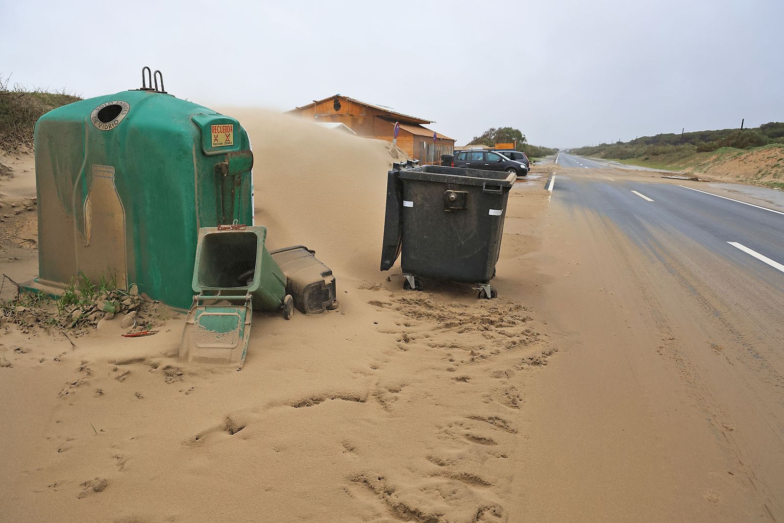 Destrozos en la playa de La Bota | Josué Correa