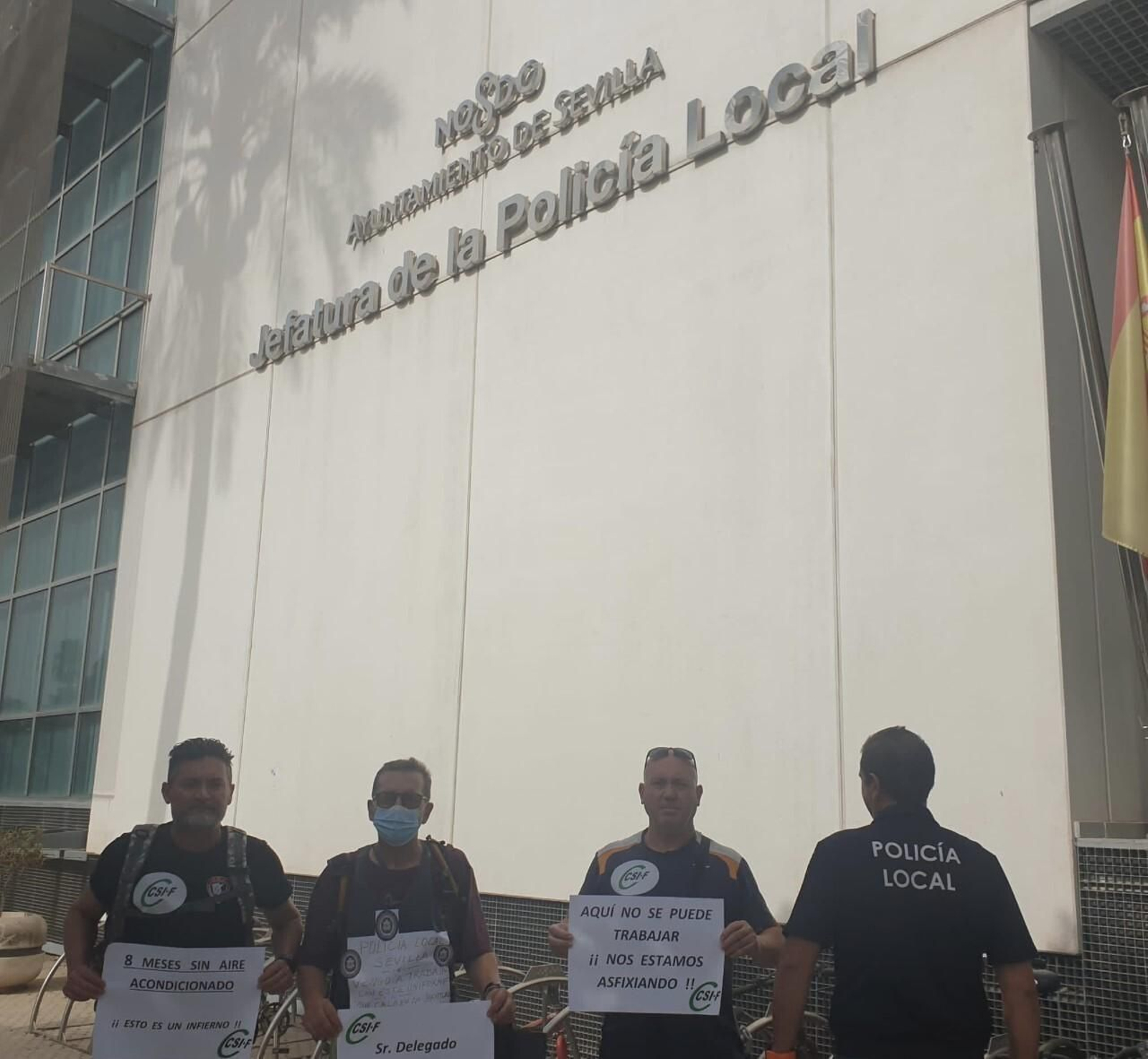 CSIF protesta ante la Jefatura de Policía Local después de ocho meses sin aire acondicionado