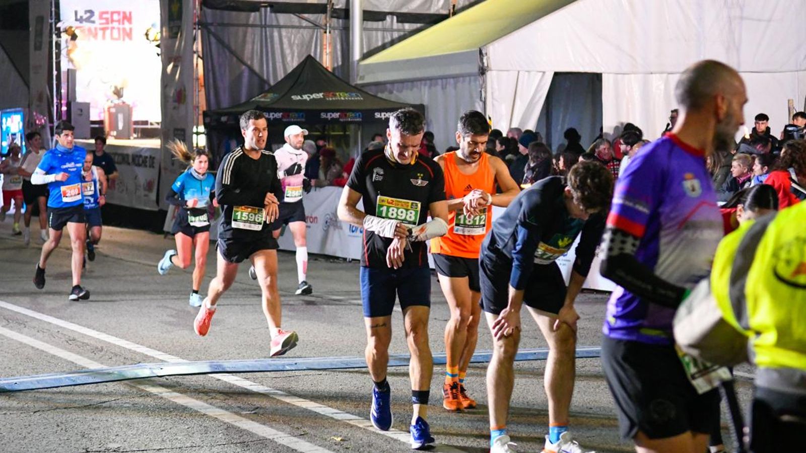En imágenes: búscate en tu llegada a meta de la Carrera de San Antón 2025 (3)