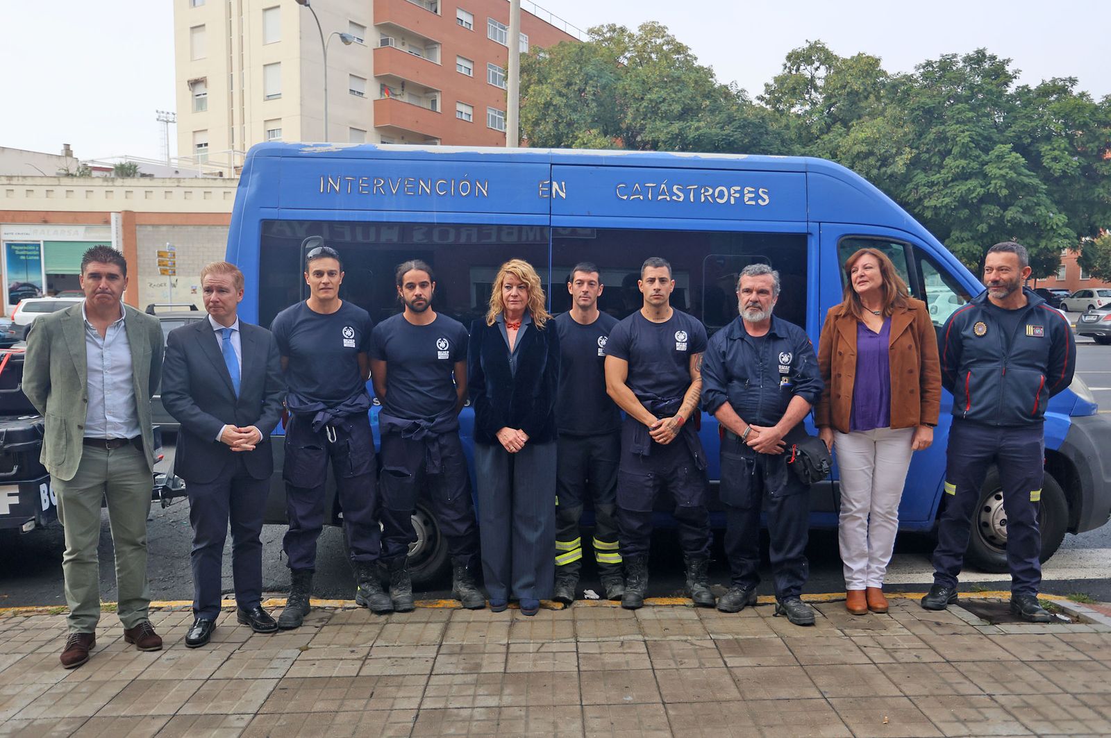 Imágenes de la partida de los bomberos de BUSF Huelva hacia Valencia