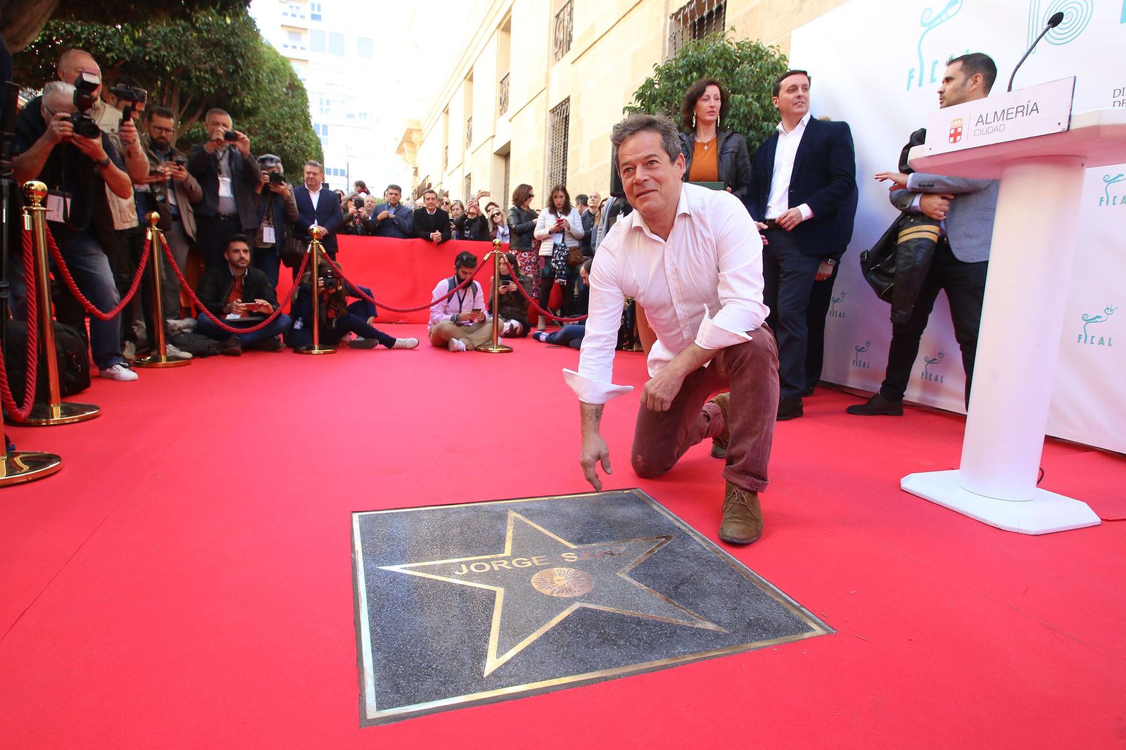 Jorge Sanz celebra sus más de 40 años de profesión con la estrella número 21 del Paseo de la Fama.