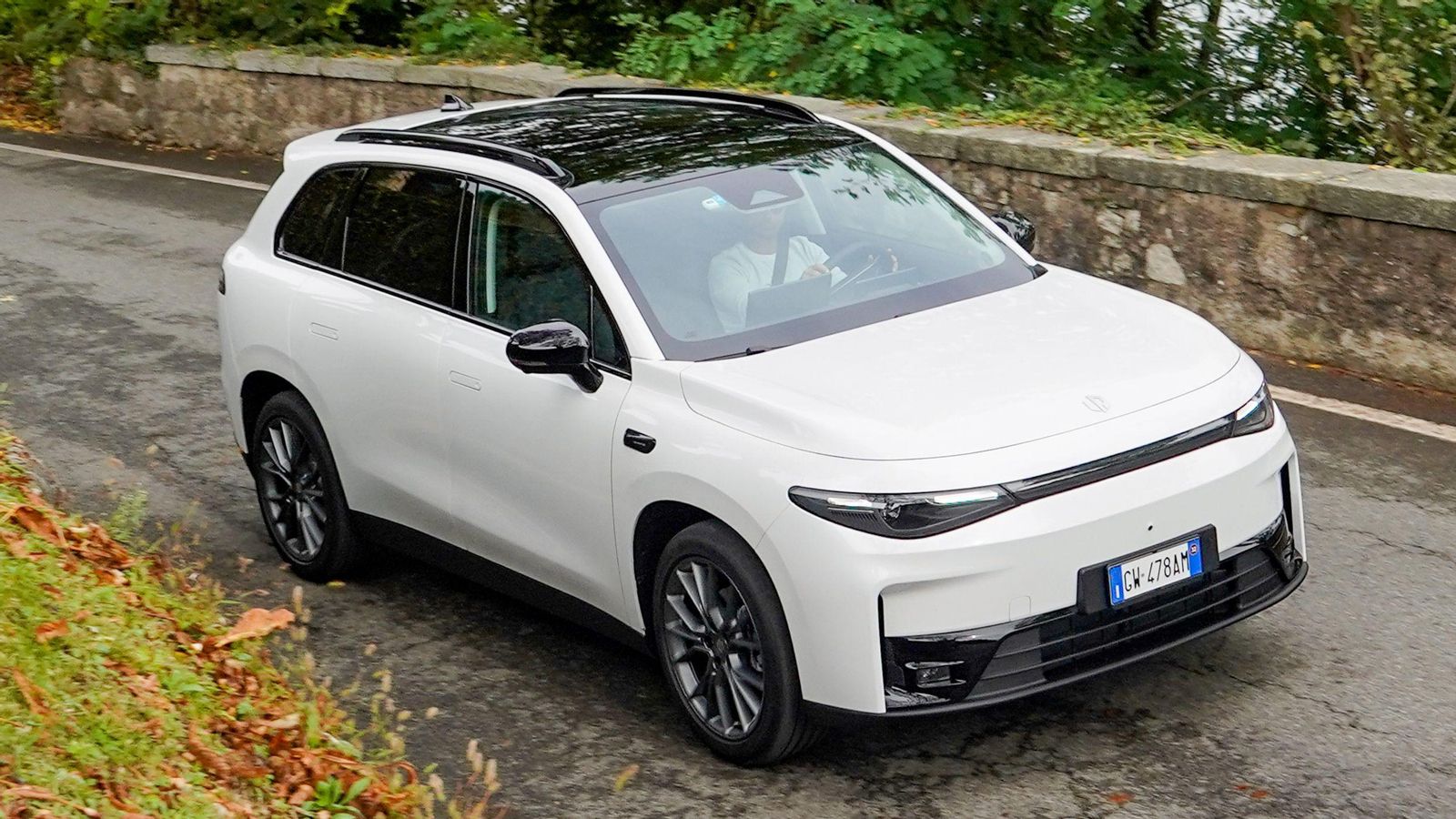 El C10 recibe una tecnología denominada Cell-to-Chassis: integra las celdas de la batería en la estructura del vehículo.