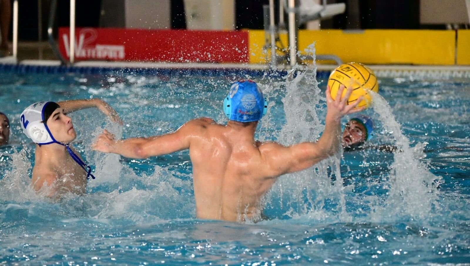 Un lanzamiento del CW Dos Hermanas PQS ante el Metropole.