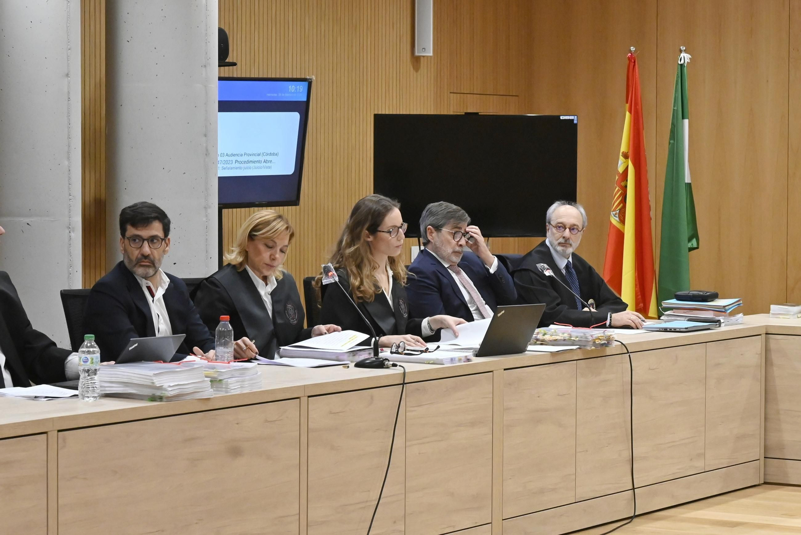 El inicio del juicio contra los expresidentes del Córdoba CF, Carlos González y Jesús León, en imágenes