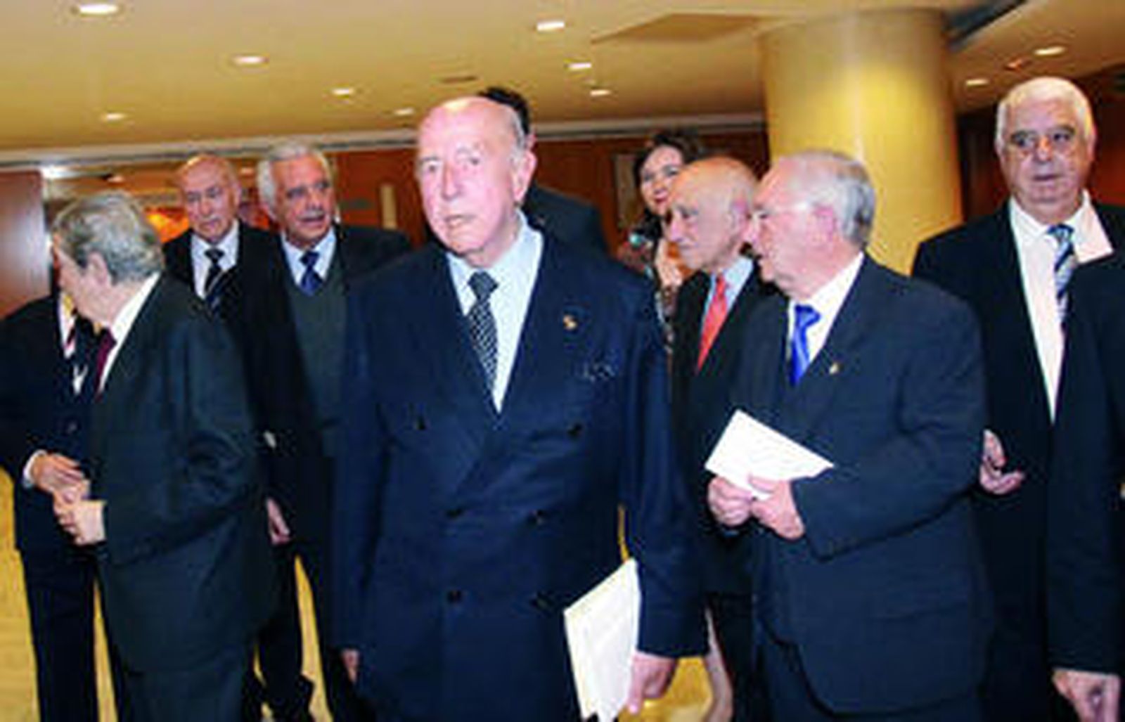 José Utrera Molina, anoche, poco antes de entrar en el salón donde se celebró la cena.