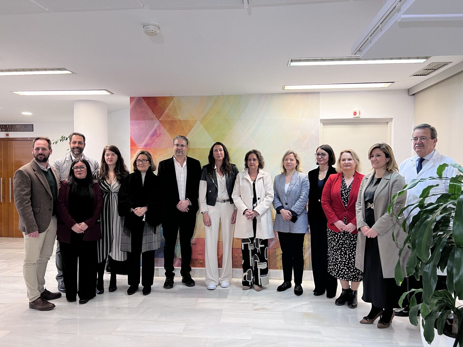 Catalina García y Loles López durante la presentación del proyecto 'Abordaje de las necesidades de salud mental y bienestar emocional de niños, niñas y adolescentes en el sistema de atención y protección en Andalucía'.