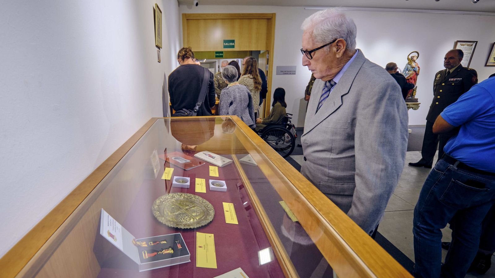 Exposición de  las imágenes relativas a Santa Barbaraque se custodian en las dependencias que el RACTA-4