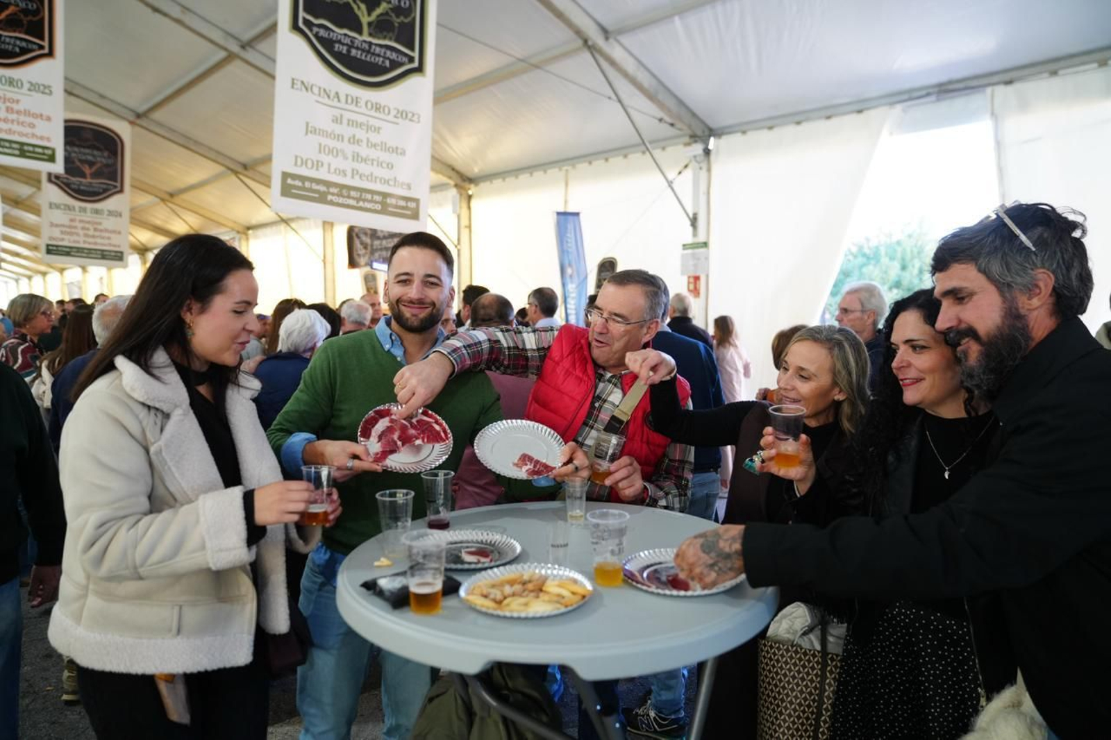 Asistentes a la  Feria del Jamón 100% Ibérico de Los Pedroches.