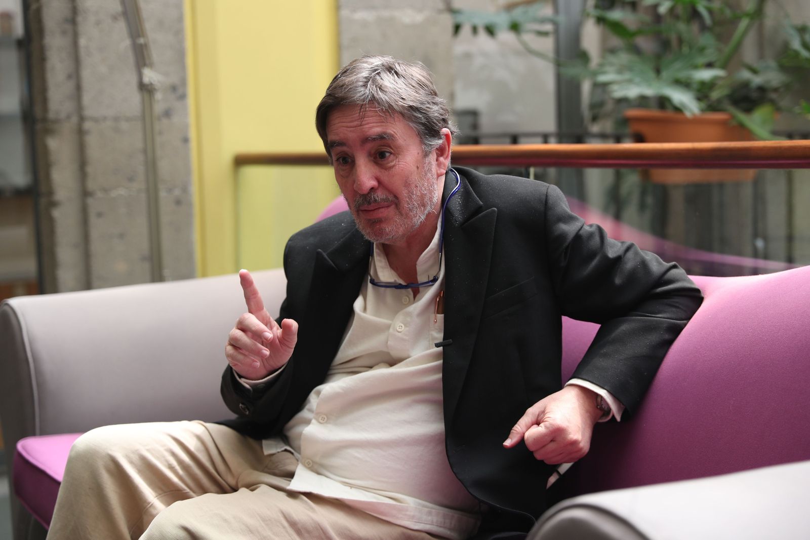 Luis García Montero durante la entrevista.