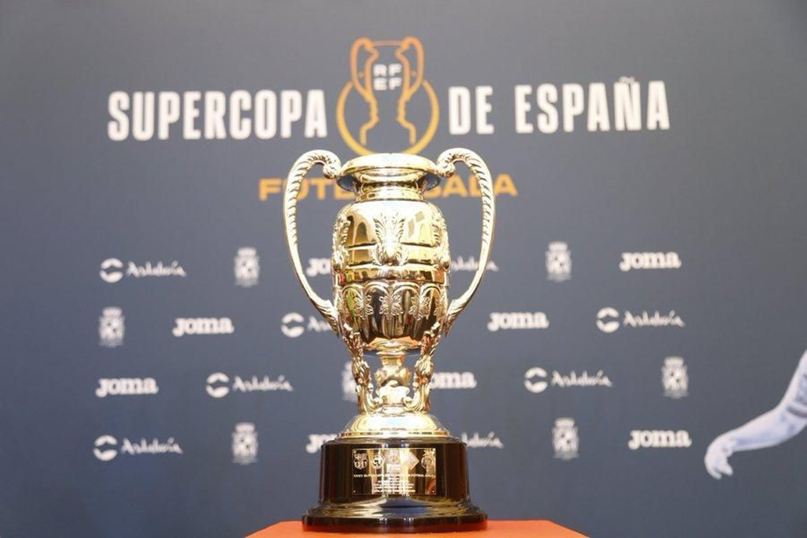 Un homenaje a la corta e intensa trayectoria del Betis Futsal, en imágenes