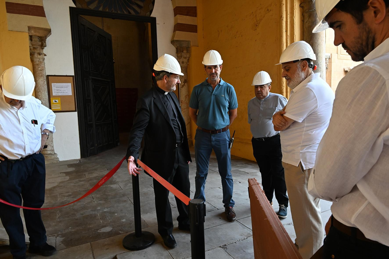 La visita del presidente de Icomos España a la Mezquita de Córdoba tras el incendio