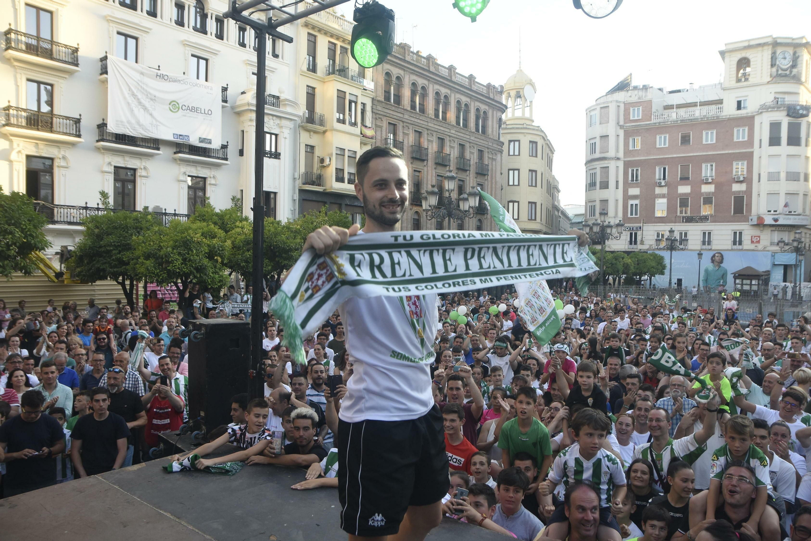 Las fotos de la fiesta del ascenso del Córdoba CF Futsal en las Tendillas.
