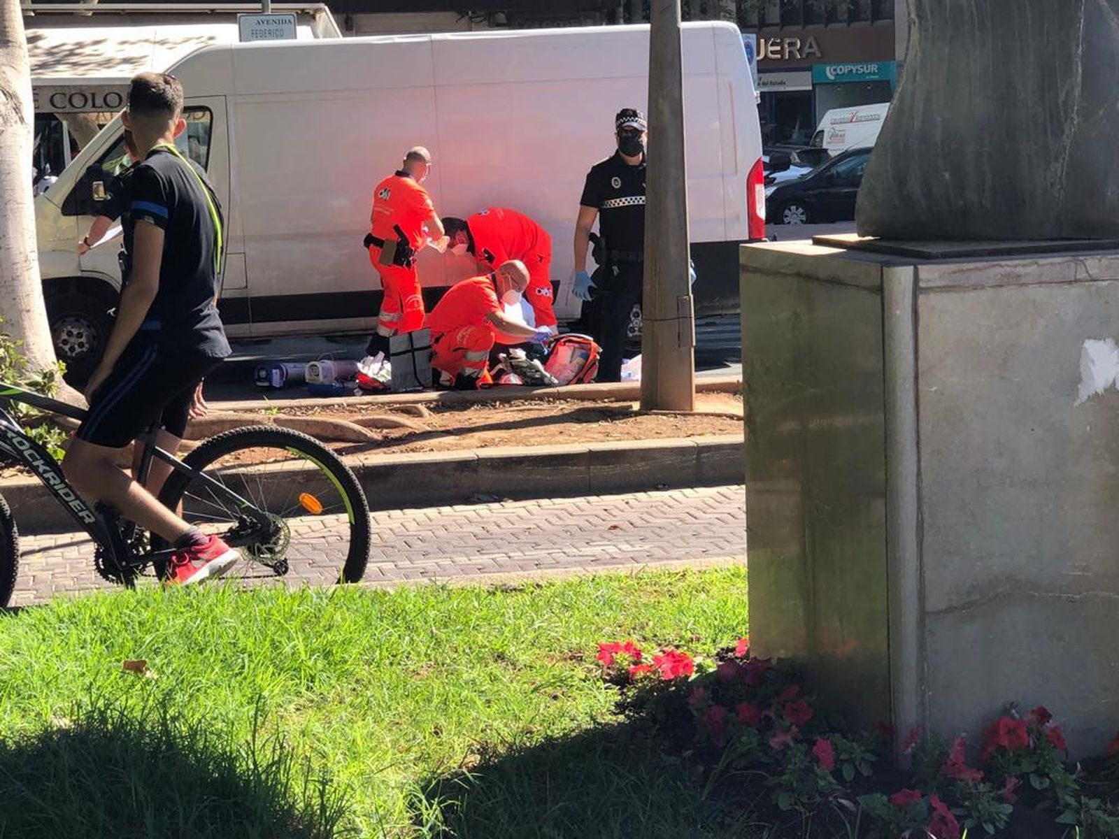 Una furgoneta atropella a una anciana en la avenida Federico García Lorca de Almería