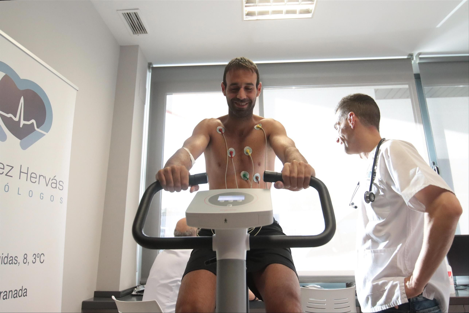 El capitán Víctor Díaz durante una de las pruebas a las que fue sometido.