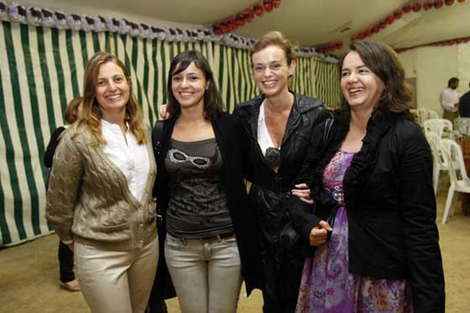 Ángela Benavente, Cristina y María del Mar Castro y Teresa Almendros. 

Foto: Fito Carreto y Andrés Mora