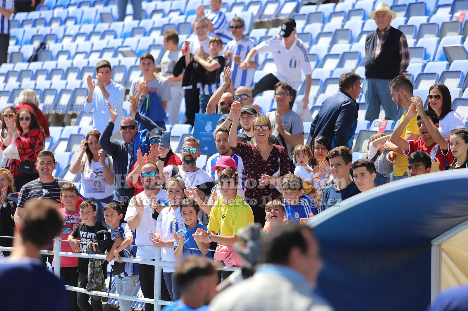 Imágenes del mejor ambiente del Recreativo de Huelva - Talavera