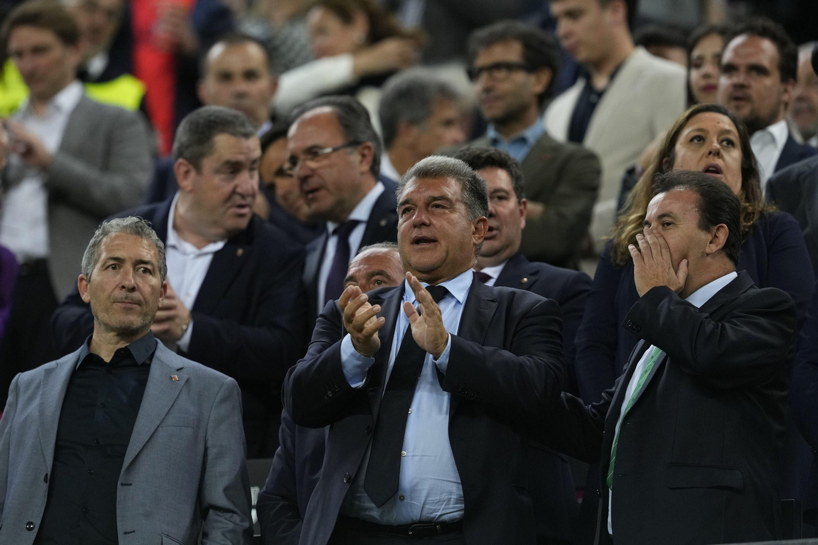 López Catalán junto a Laporta, en el palco del Camp Nou