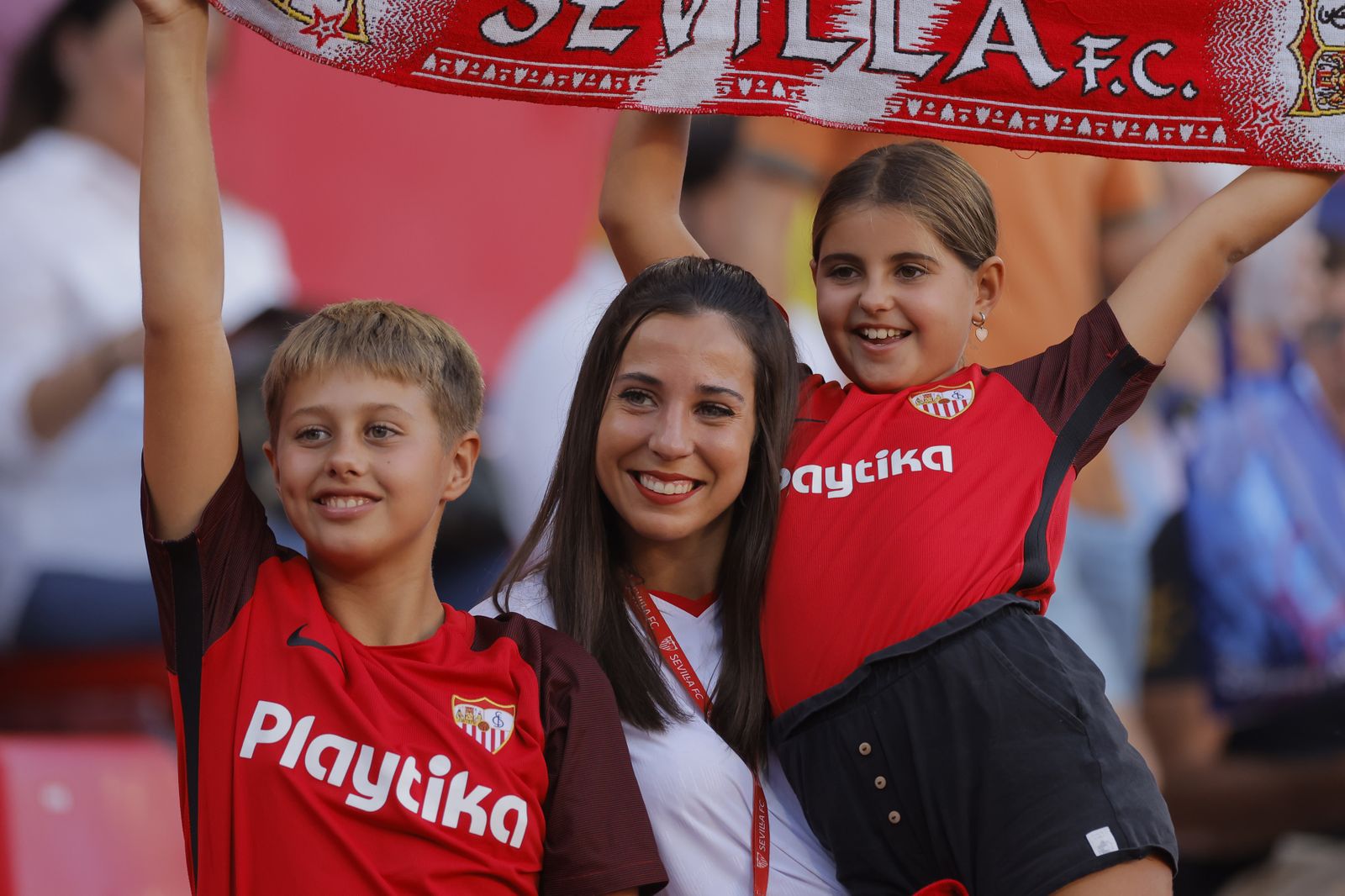 Búscate en las fotos del Sevilla-Almería