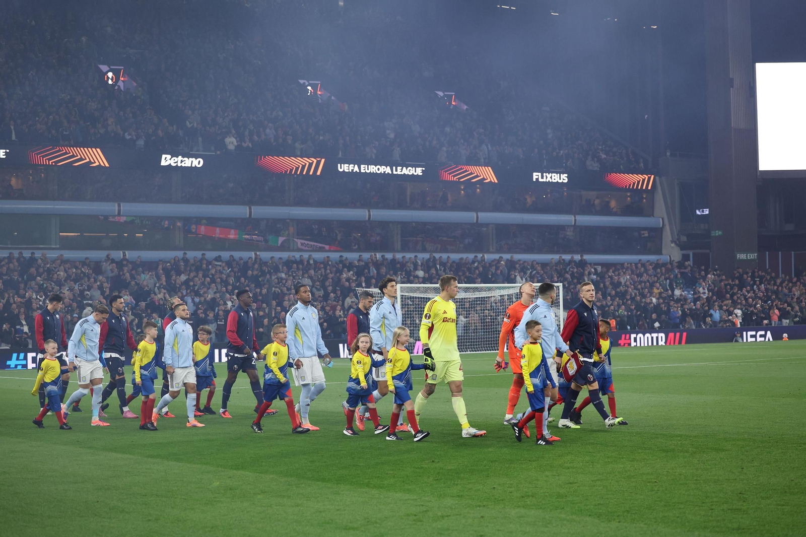 Aston Villa-Bolonia (18).jpg