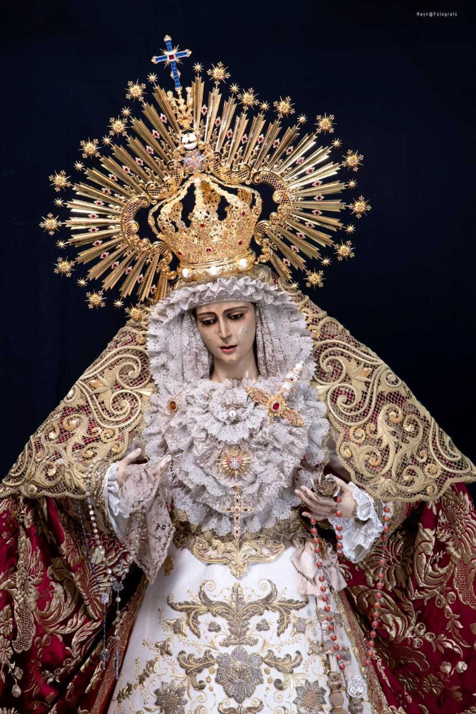 La Virgen de la Caridad, con la nueva corona.