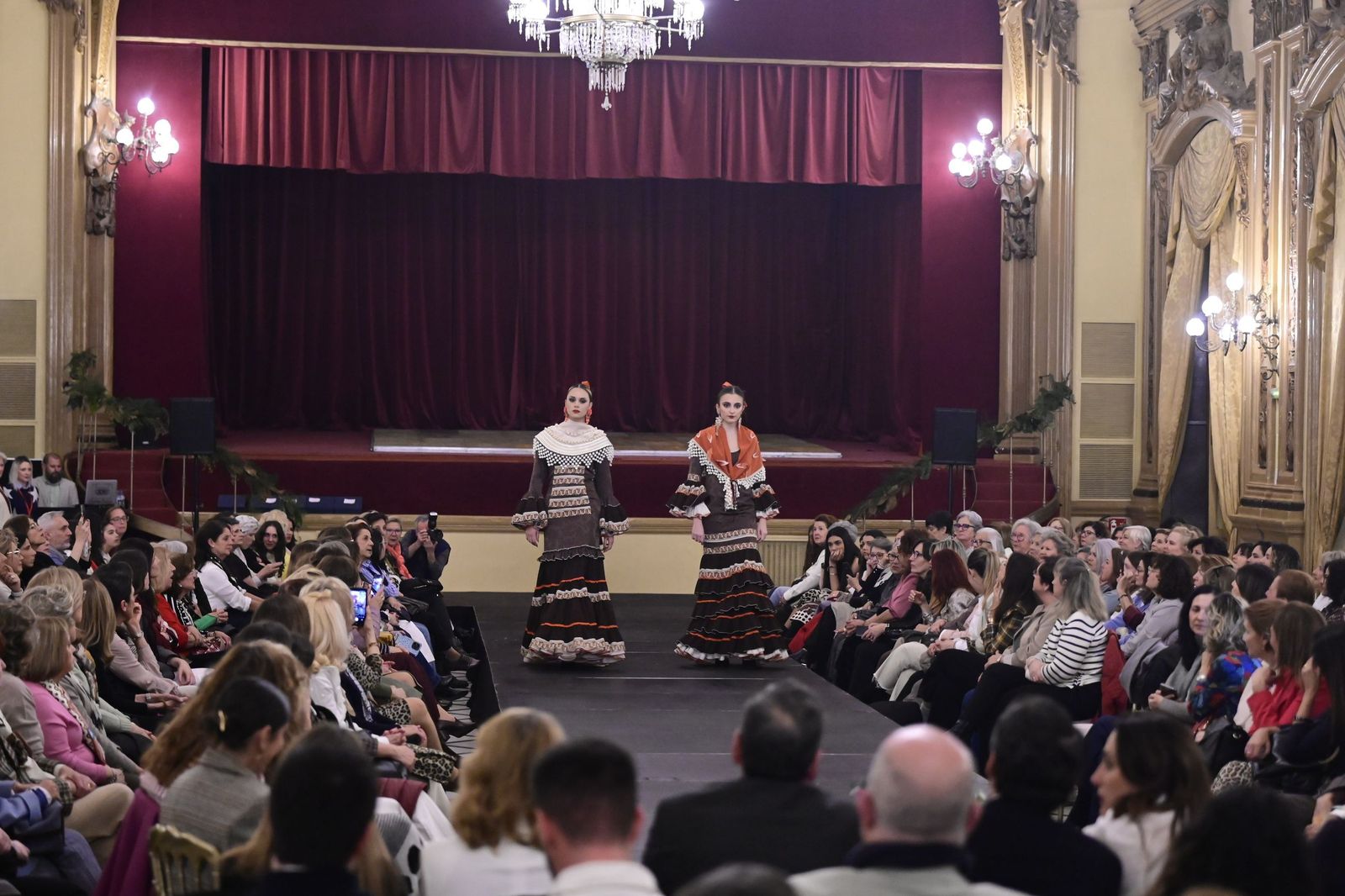 Moda flamenca solidaria con Sonrisa de Lunares en Córdoba