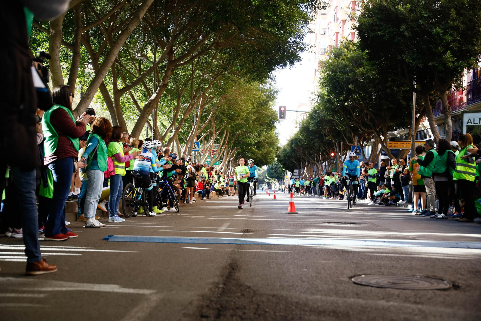 Imágenes de la Carrera contra el Cáncer de Almería