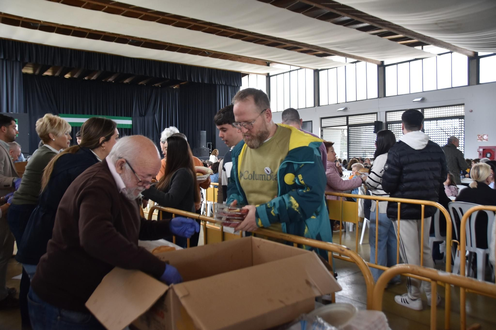 Villa del Río celebra el Día de Andalucía con el reparto de más de 2.000 cantos