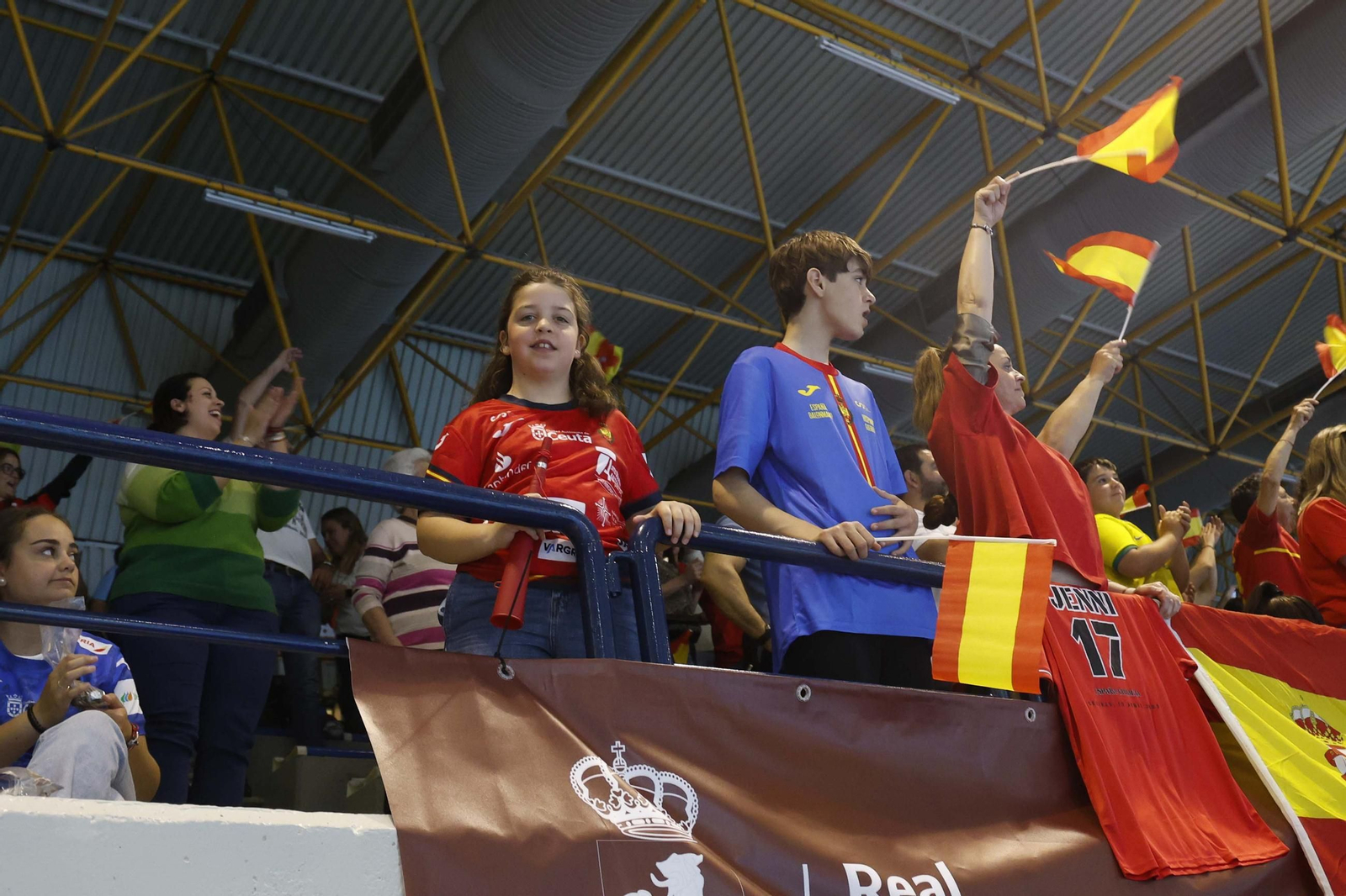 Búscate durante el España - Croacia de balonmano en Algeciras