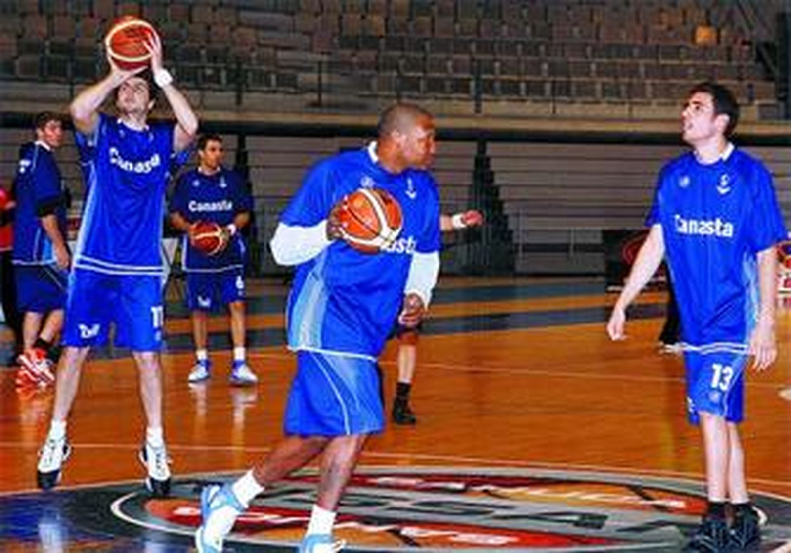 Gustavo Mascaró (i), Ontario Lett (c) y Añaterve Cruz (d), tres bastiones del equipo jerezano.