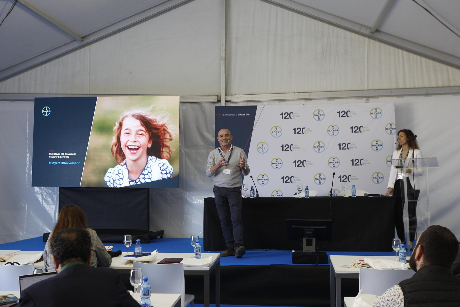 Fotogalería presentación resultados Bayer