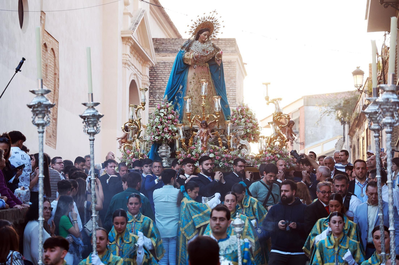 Imágenes del sábado 13 de abril en Huelva