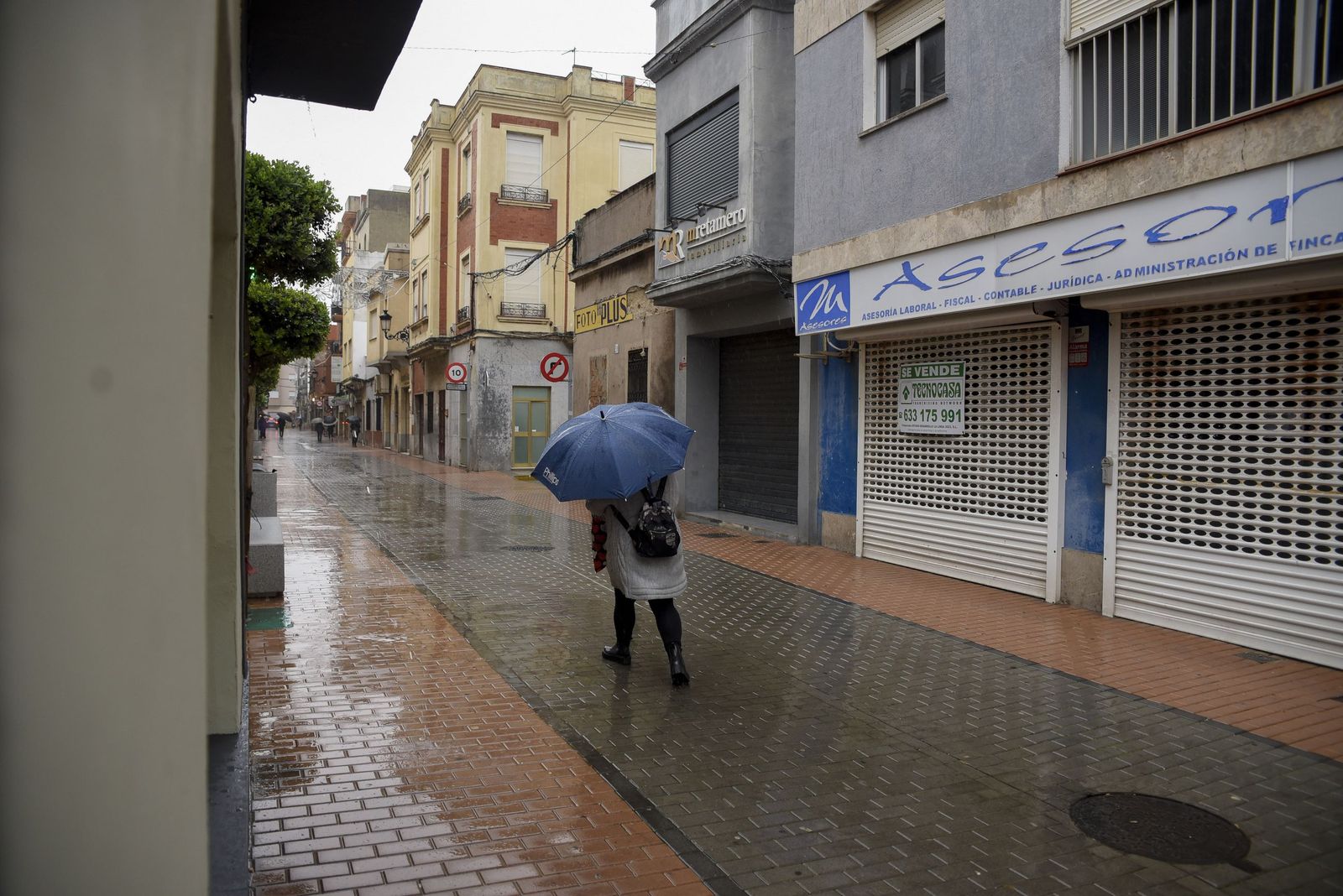 Las fotos de un sábado lluvioso en La Línea