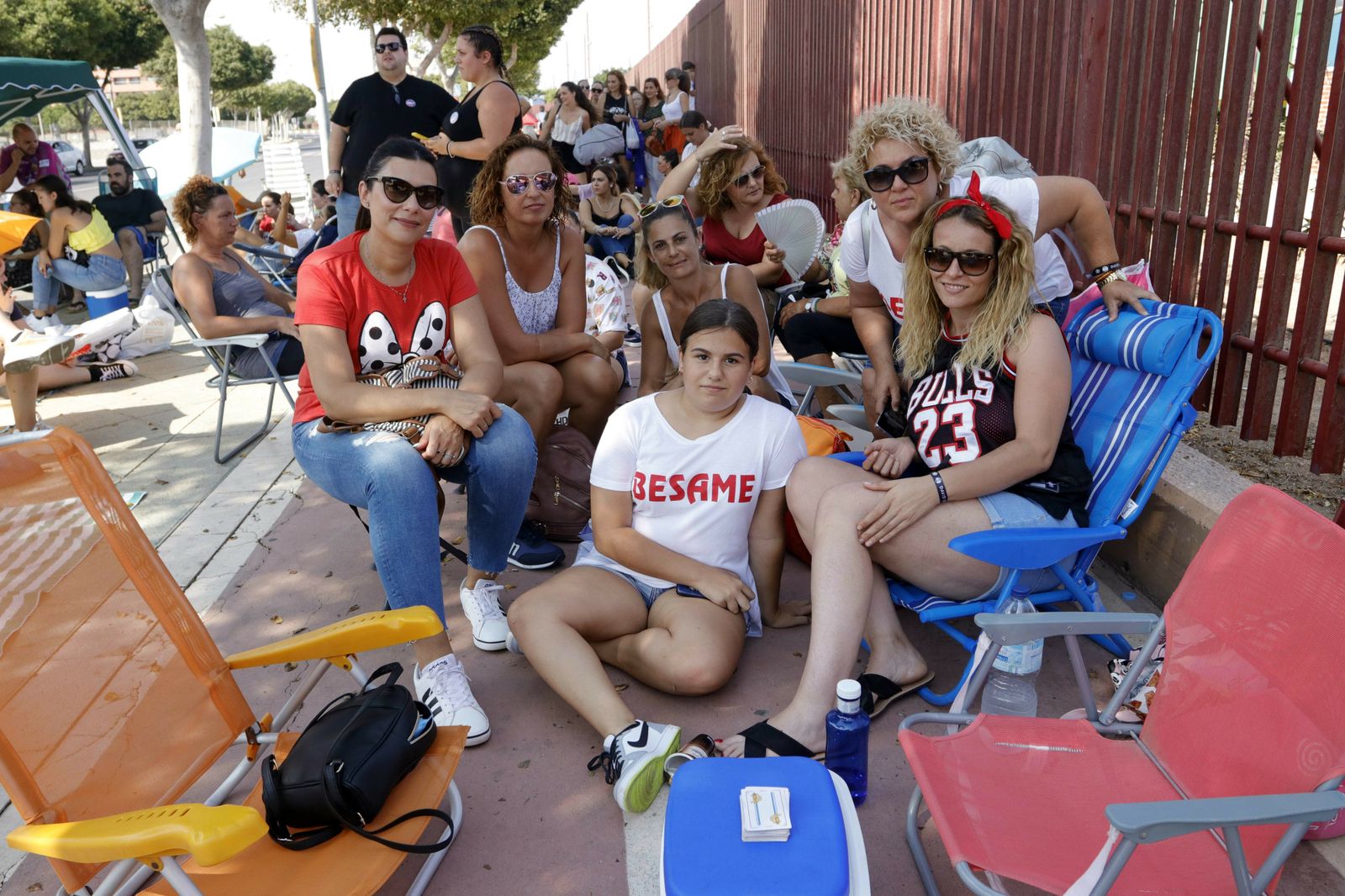 Fotogalería de los fans que esperan en cola para el concierto de David Bisbal